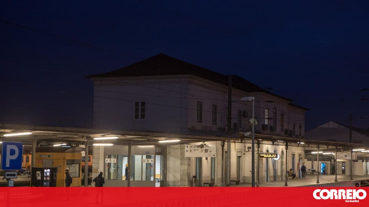 Intercidades train held at Coimbra station after passenger suffered psychotic episode