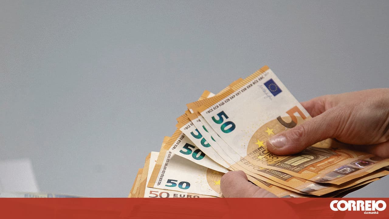 Households have more than €200 billion in banks