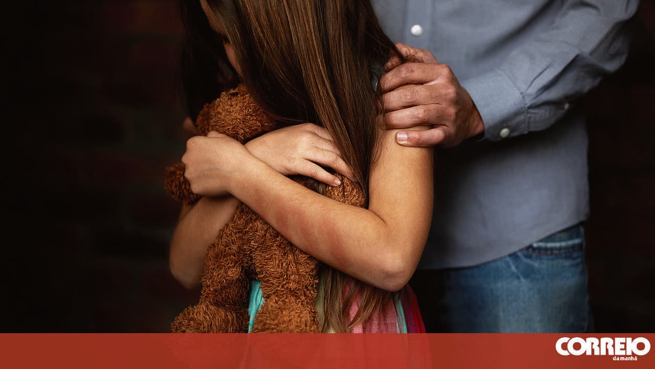 Mother and ex-stepfather arrested for sexually abusing a minor girl. Abuses were photographed and shared between them