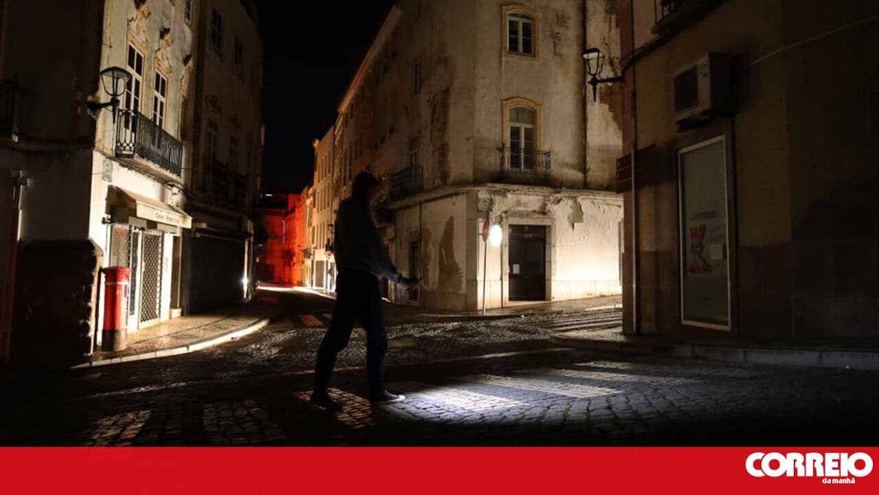 Spain divides blame for blackout between operator and companies and strengthens oversight