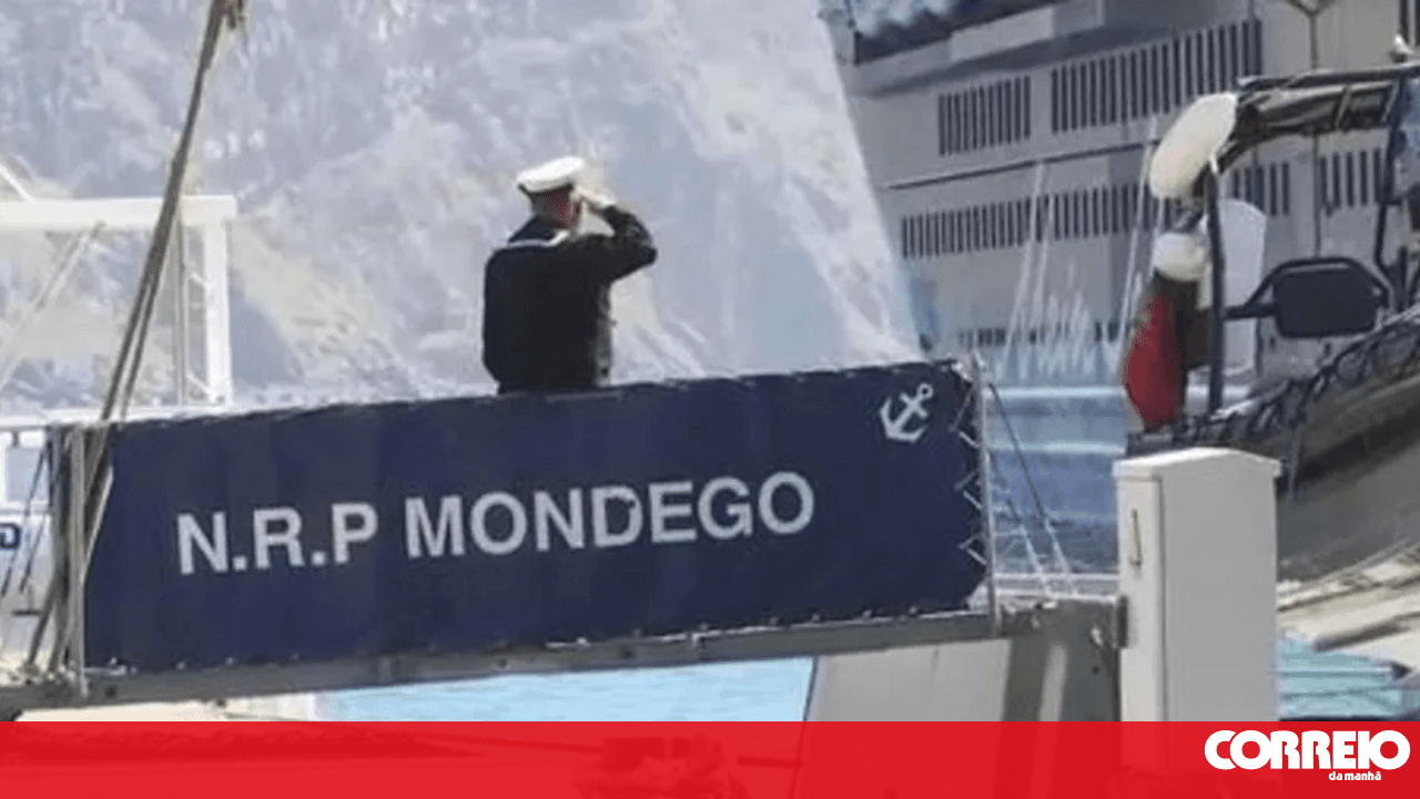 NRP Mondego crew members claim Navy is preparing to replace the ship's engines