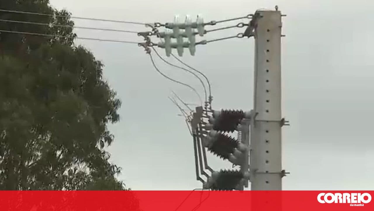 About 266,000 E-Redes customers without power at 15:00