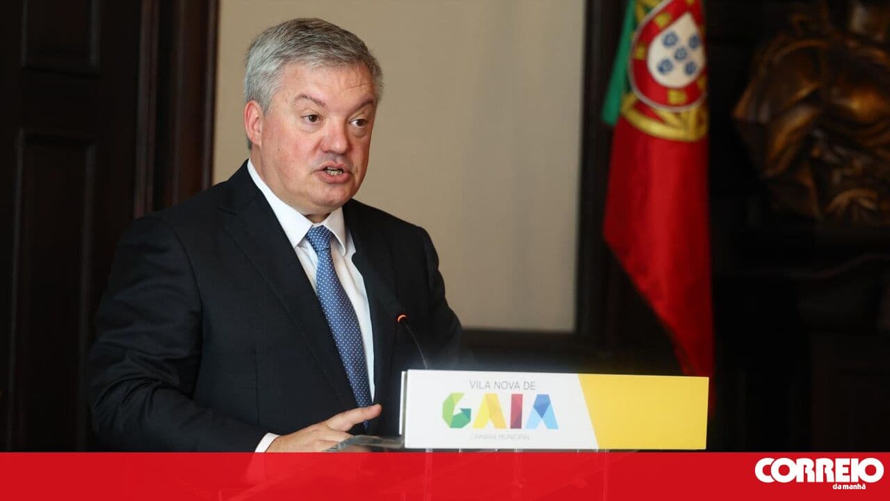 Former mayor of Gaia on trial for attending matches with municipal funds