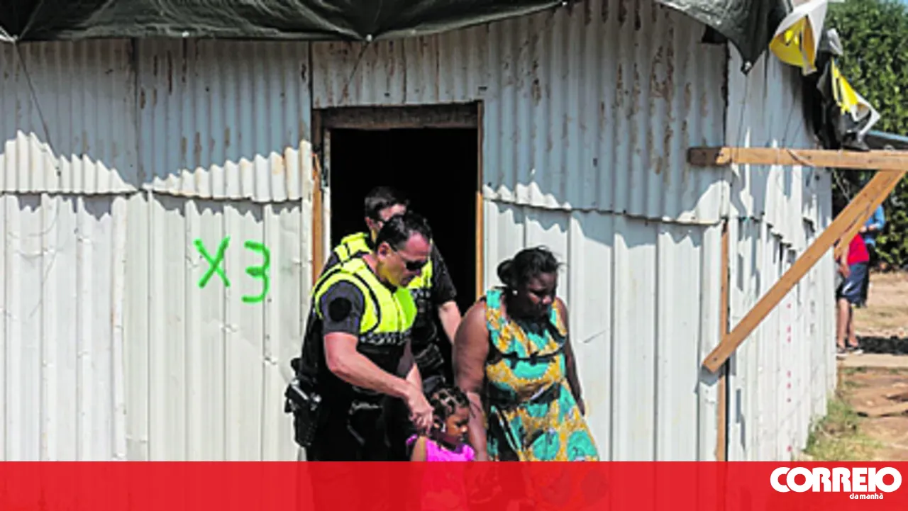 Vida Justa accuses Loures City Council of denying precarious constructions at Talude Militar to avoid rehousing residents