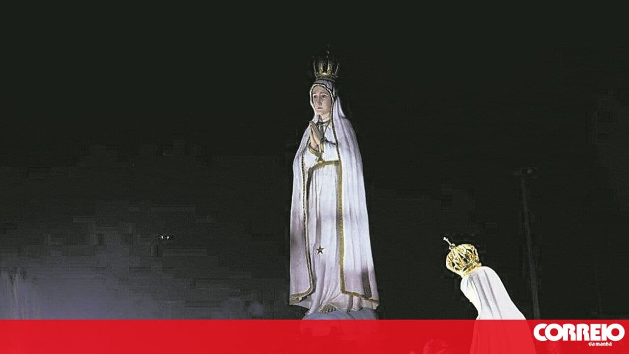 The faithful follow Leo XIV's devotion to Our Lady of Fátima