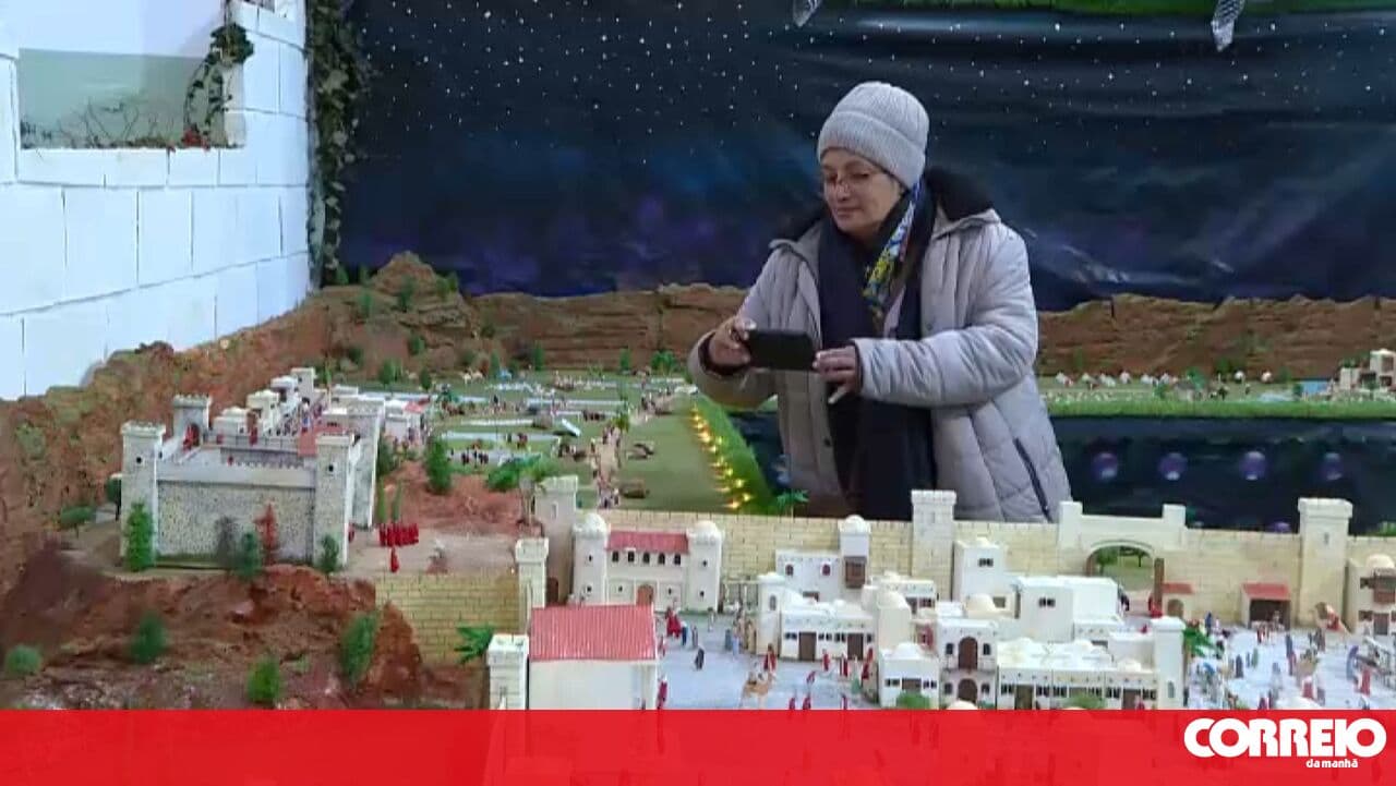 Giant nativity scene on display in Nazaré