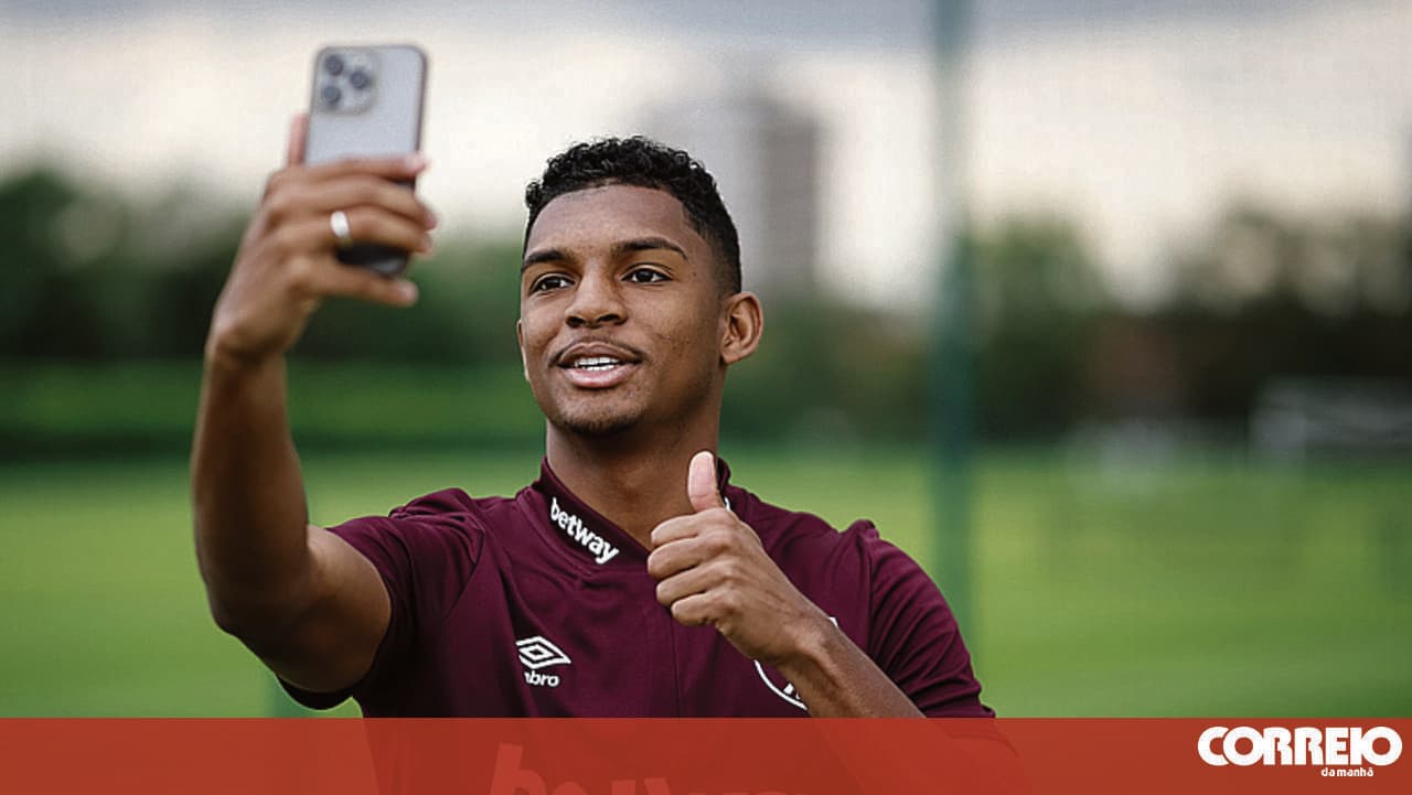 New Sporting signing marries at 19