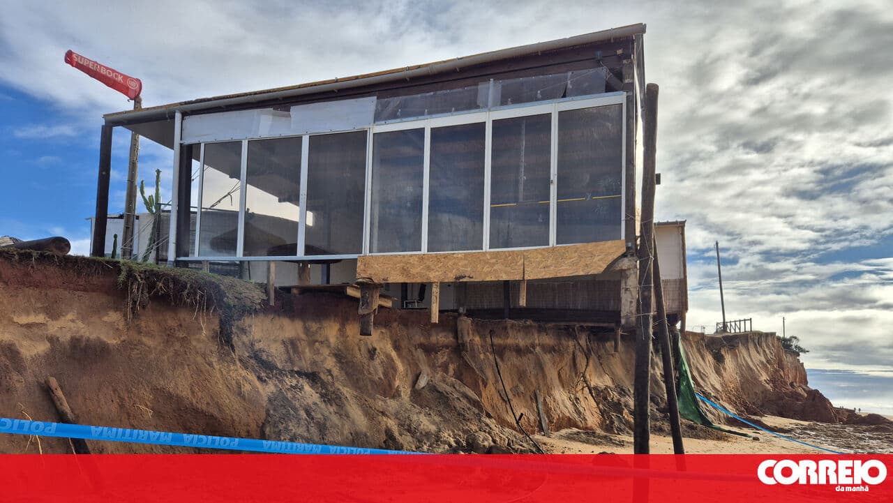 Beach to widen by 40 metres between Quarteira and Quinta do Lago, but the replenished sand is expected to last only 10 years