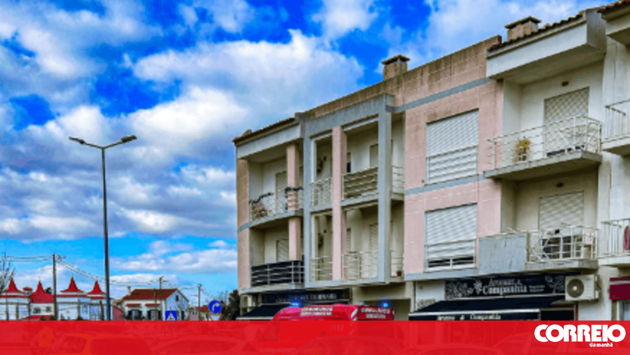 Woman dies in Sesimbra after waiting 40 minutes for help; an ambulance from Carcavelos was dispatched