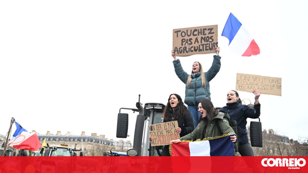 French farmers block oil depot and grain silos in protest against EU–Mercosur deal