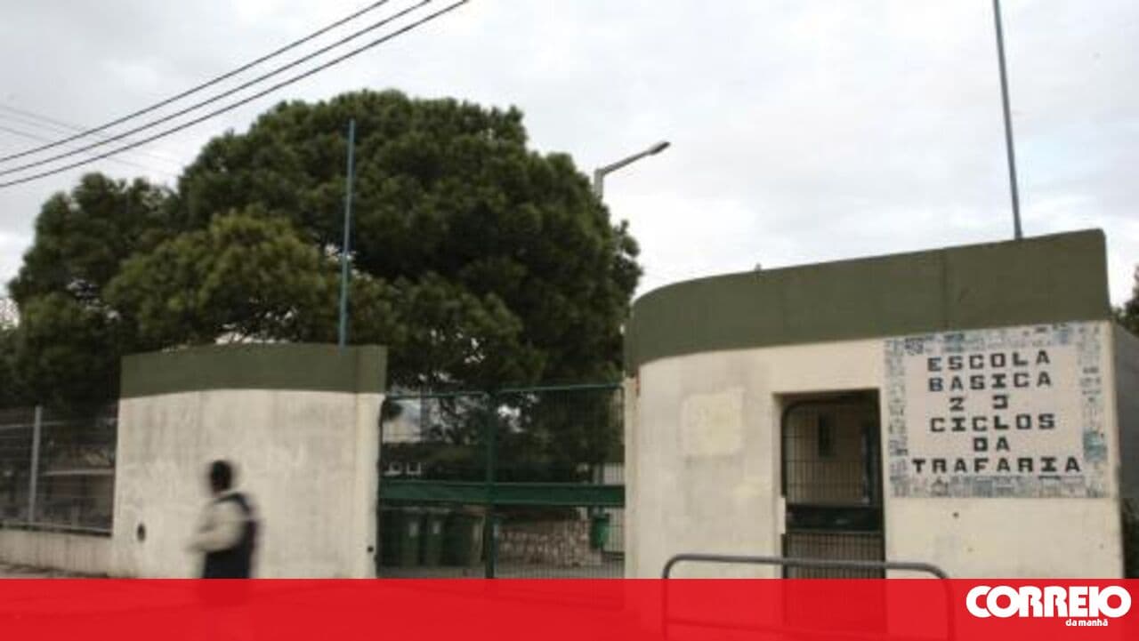 Trafaria school has suffered power outages for two months