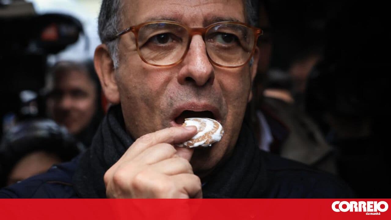 Seguro took shelter from the cavacas in Aveiro but ate them to 'temper the country's acidity' (cavacas are a local sweet pastry)