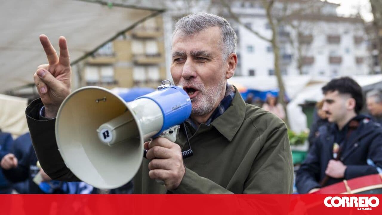 Gouveia e Melo faz descida de 'rafting' pelo Paiva e alerta para problema dos incêndios