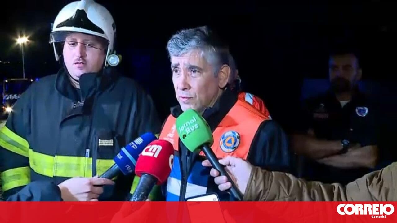 Fire forces the evacuation of 35 people from a nursing home in Santo Tirso