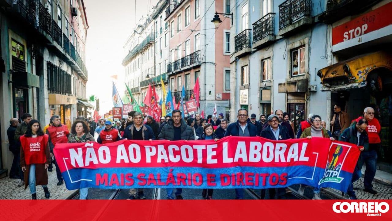 Unions take to the streets insisting on the scrapping of the labour package