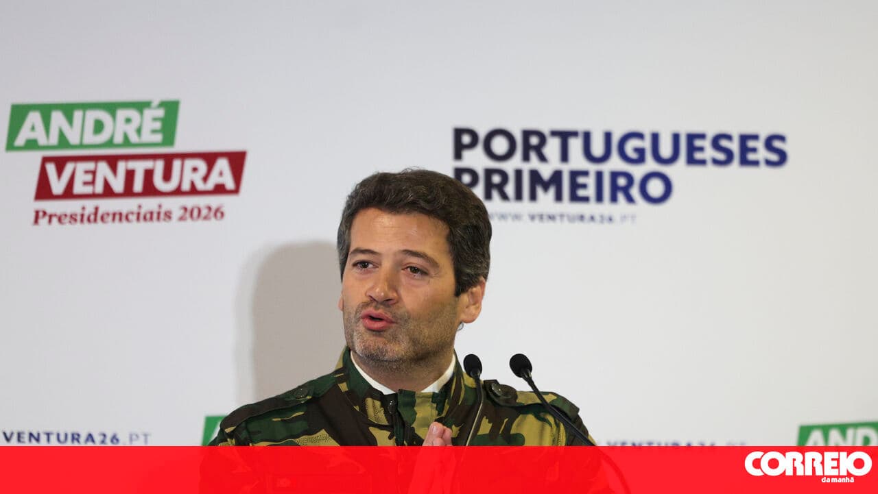 André Ventura turns 43 wearing camouflage and makes a wish