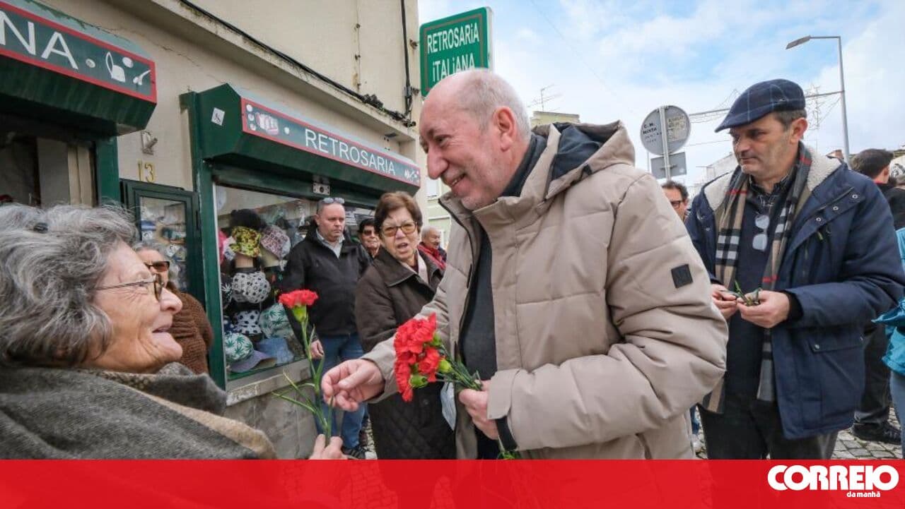 In the final stretch of the campaign, António Filipe has a ginjinha in Moita and says some of the current President's good practices should be retained