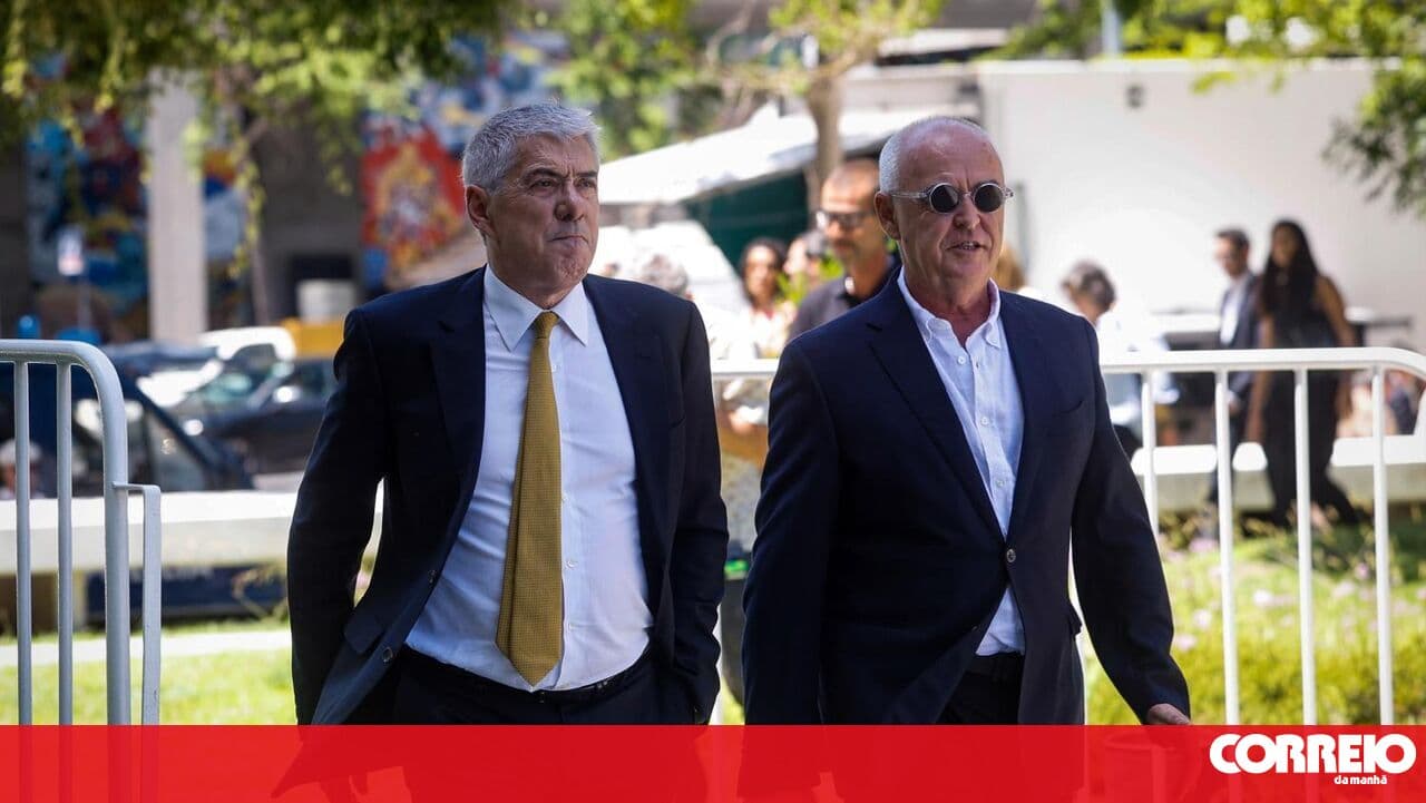 Standby lawyers for major trials