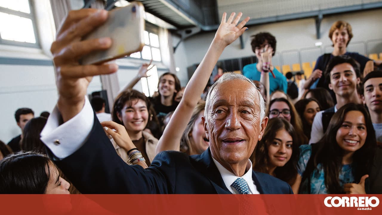 Marcelo, the President of Affection and 'selfies'