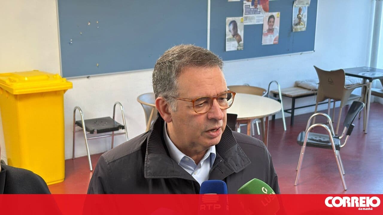 "I voted with great emotion and hope": António José Seguro casts his vote in Caldas da Rainha