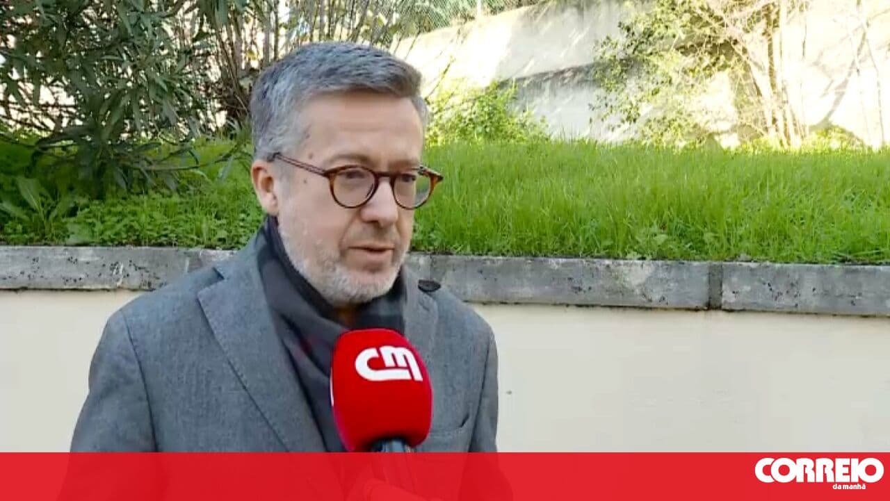 "Come and vote, it's important to vote": Carlos Moedas thanks volunteers at polling stations
