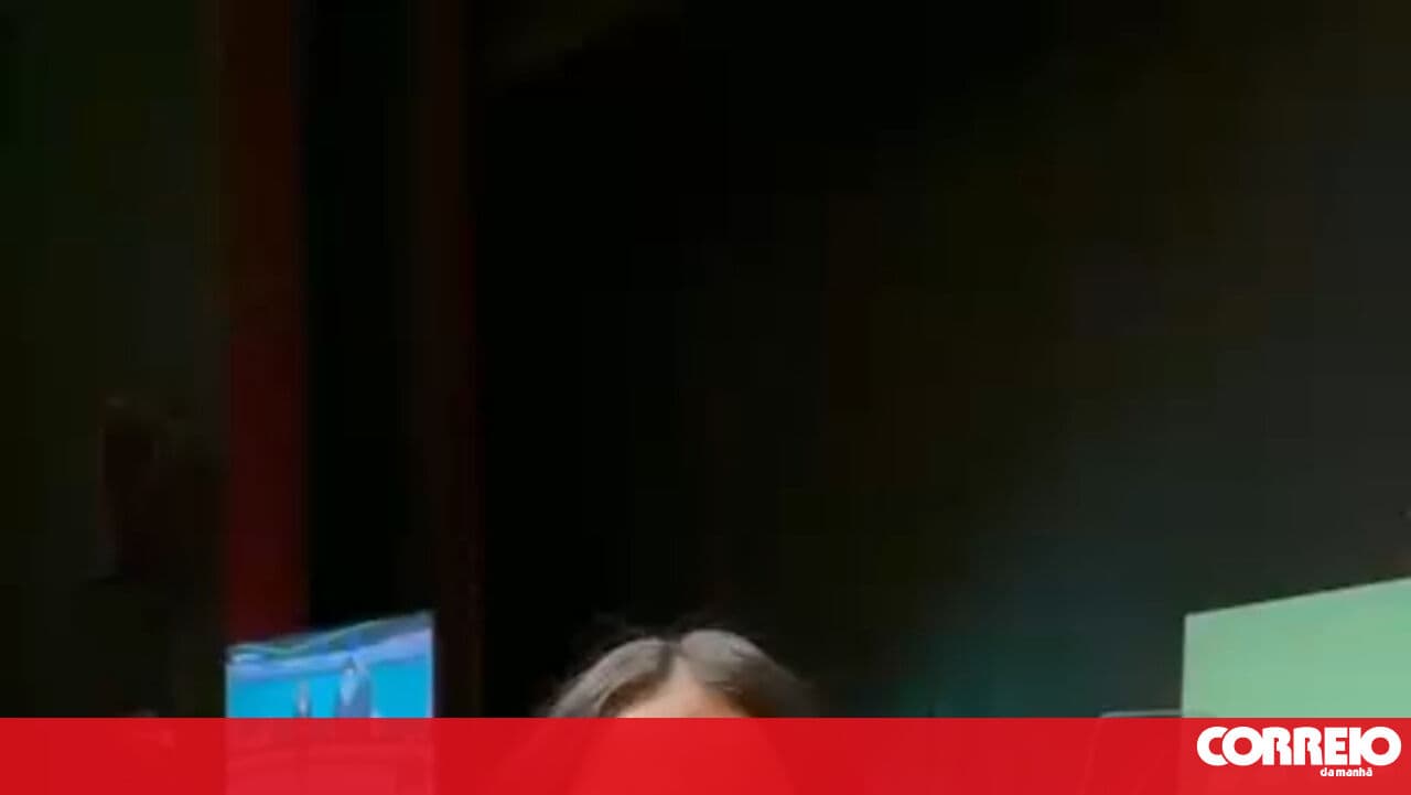 António José Seguro awaits the presidential election results in the city where he lives