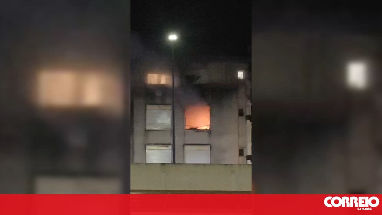 At least 13 injured in building fire in Santarém; a firefighter among the victims