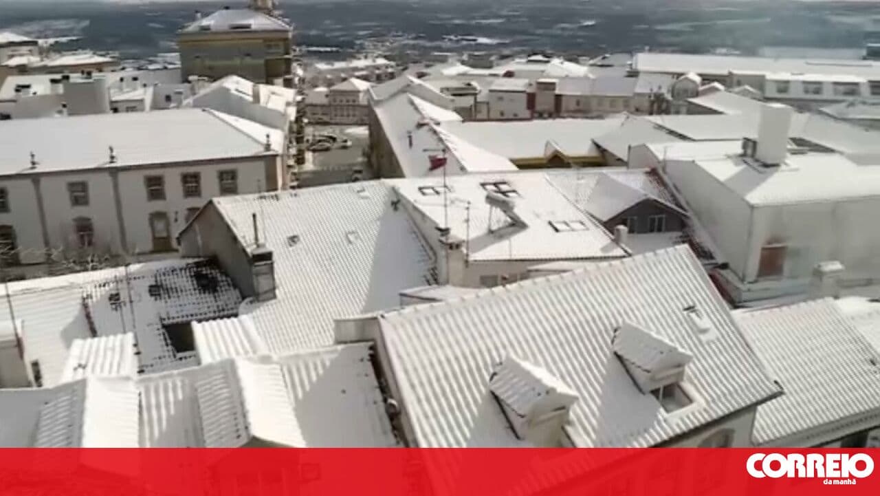 Snow covers Portugal with 'white blanket' over the weekend