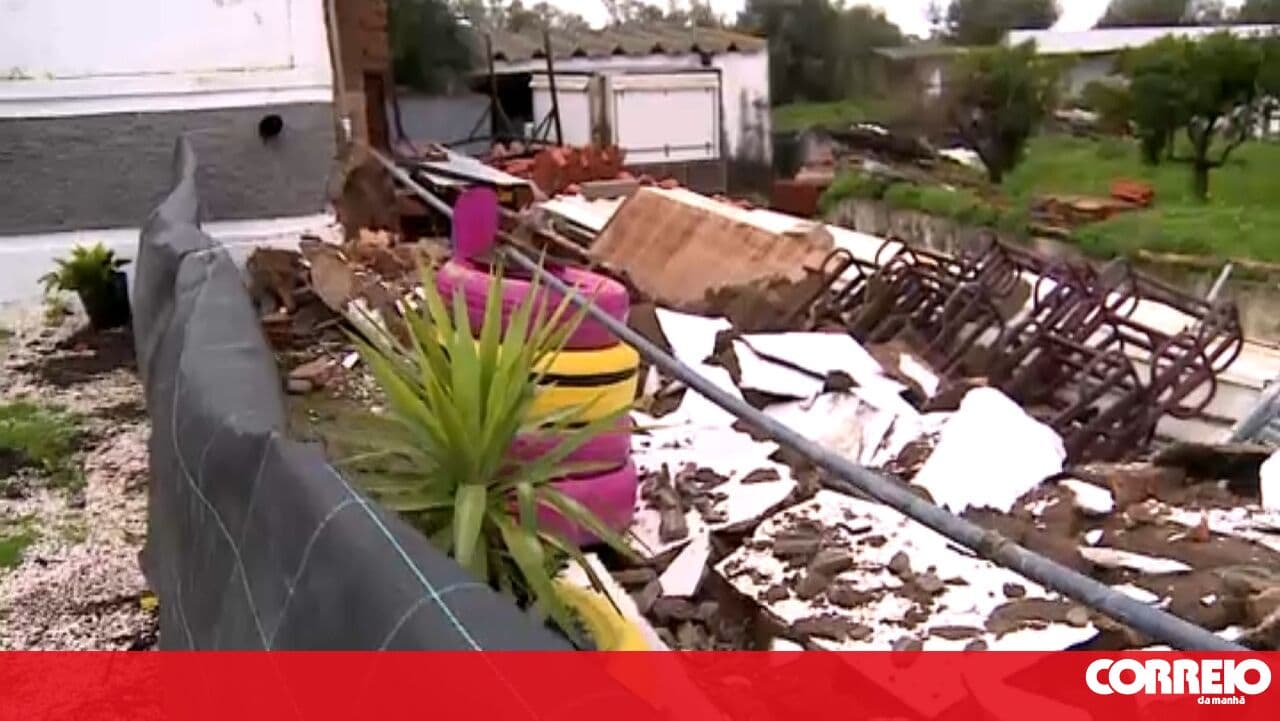 Wall collapses at school in Vidigueira