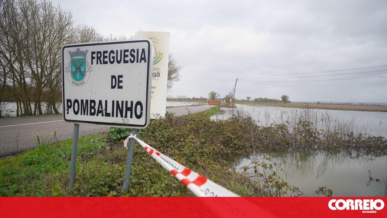 Rising Tagus floods agricultural land and leaves roads submerged
