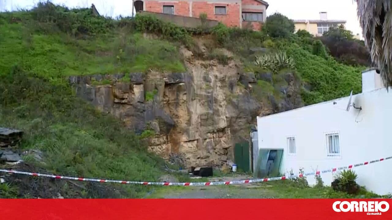 Couple and three minor children displaced after landslide in Oeiras