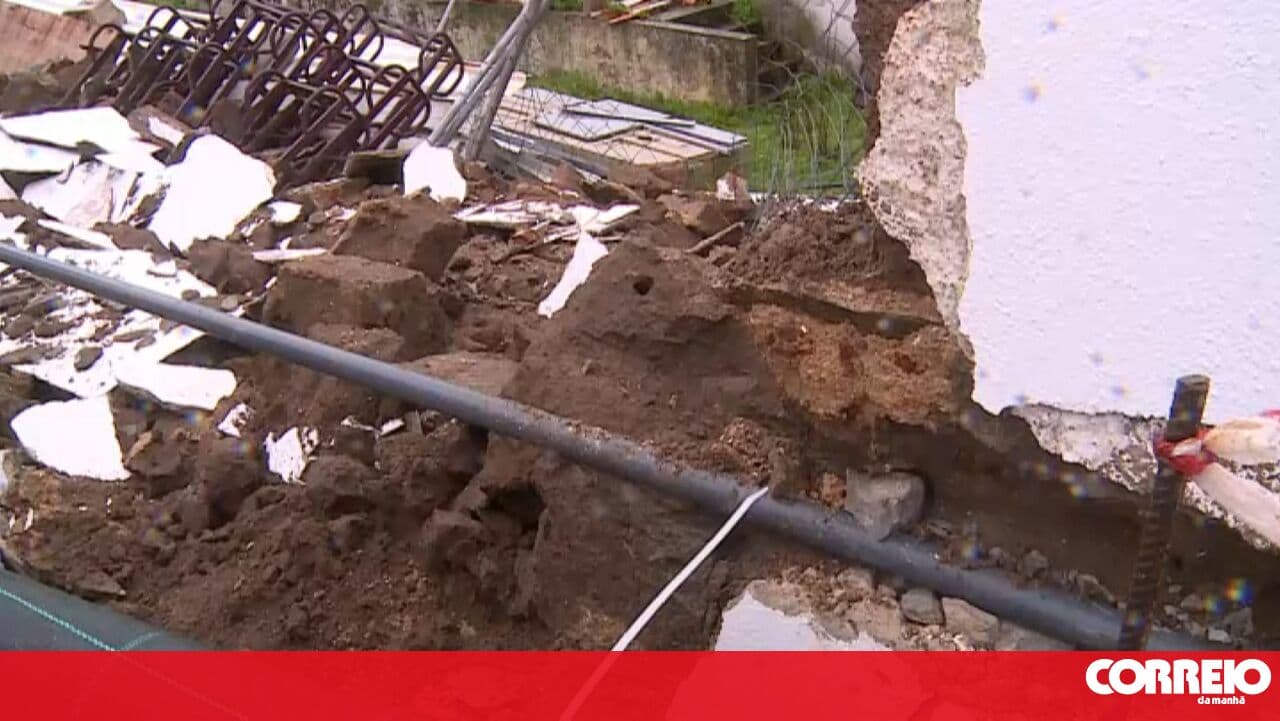 Wall collapses at a school in Vidigueira