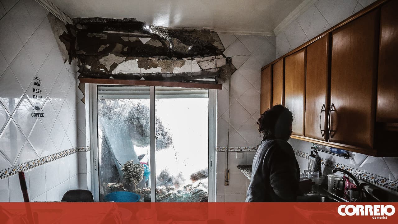 400,000 homes without power for two days