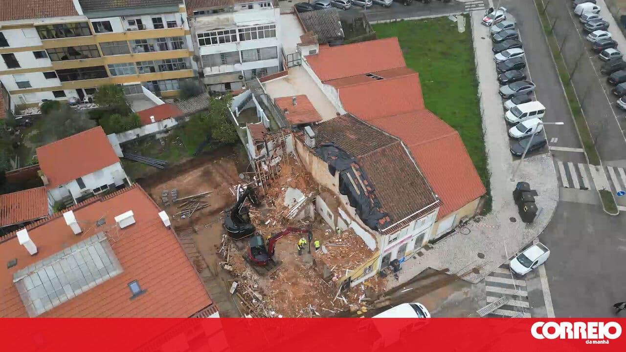 Drone footage shows house completely destroyed by severe weather in Tomar