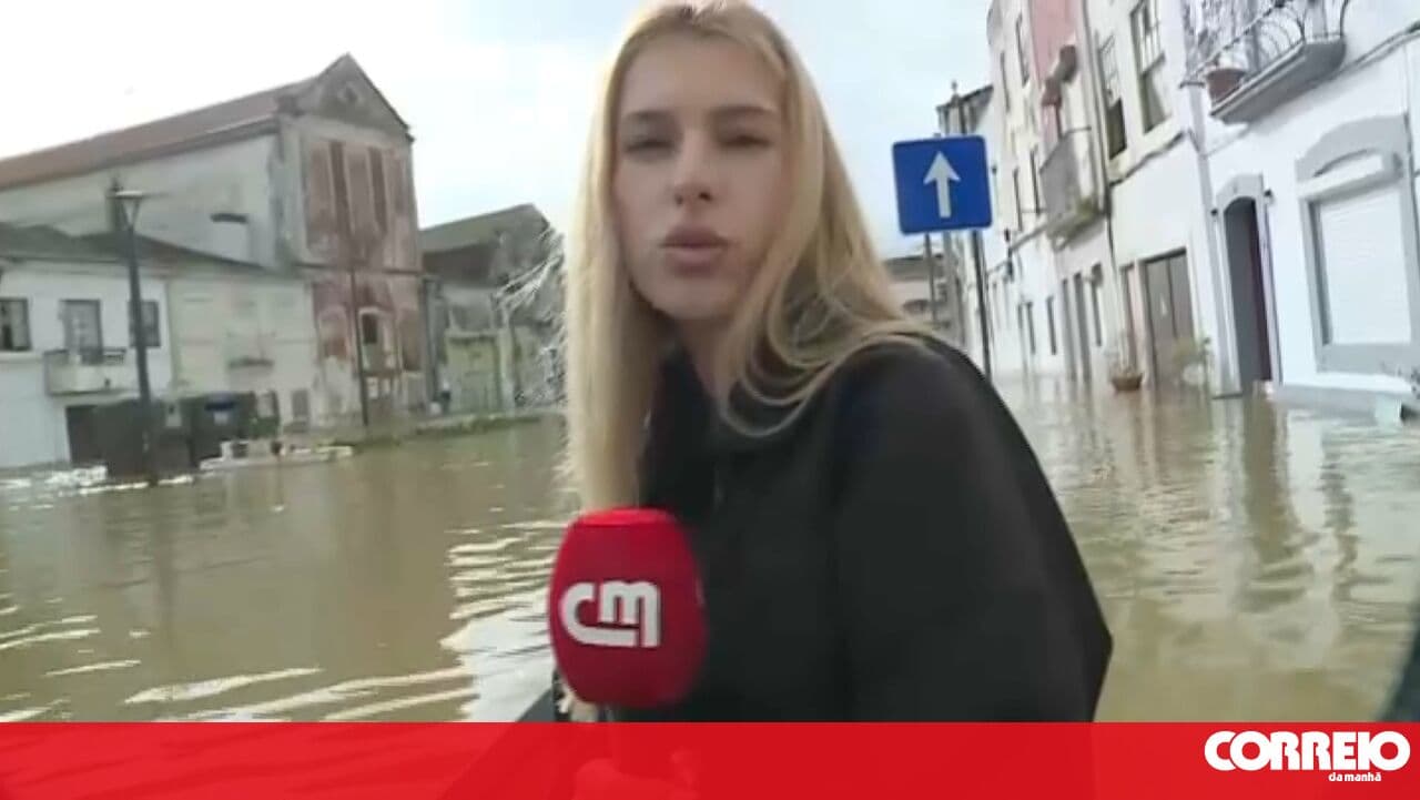 CMTV team paddles through flooded streets in Santarém