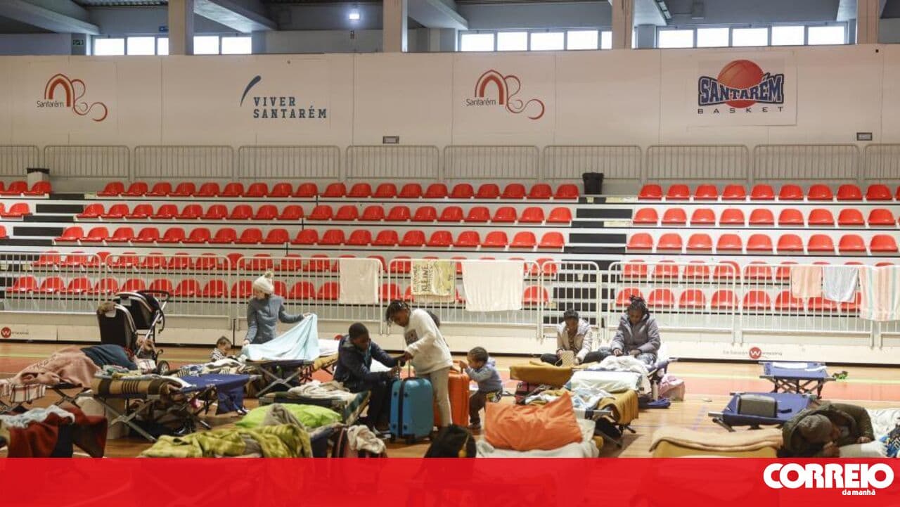 See the images of the centre that welcomes those who have lost everything in Santarém