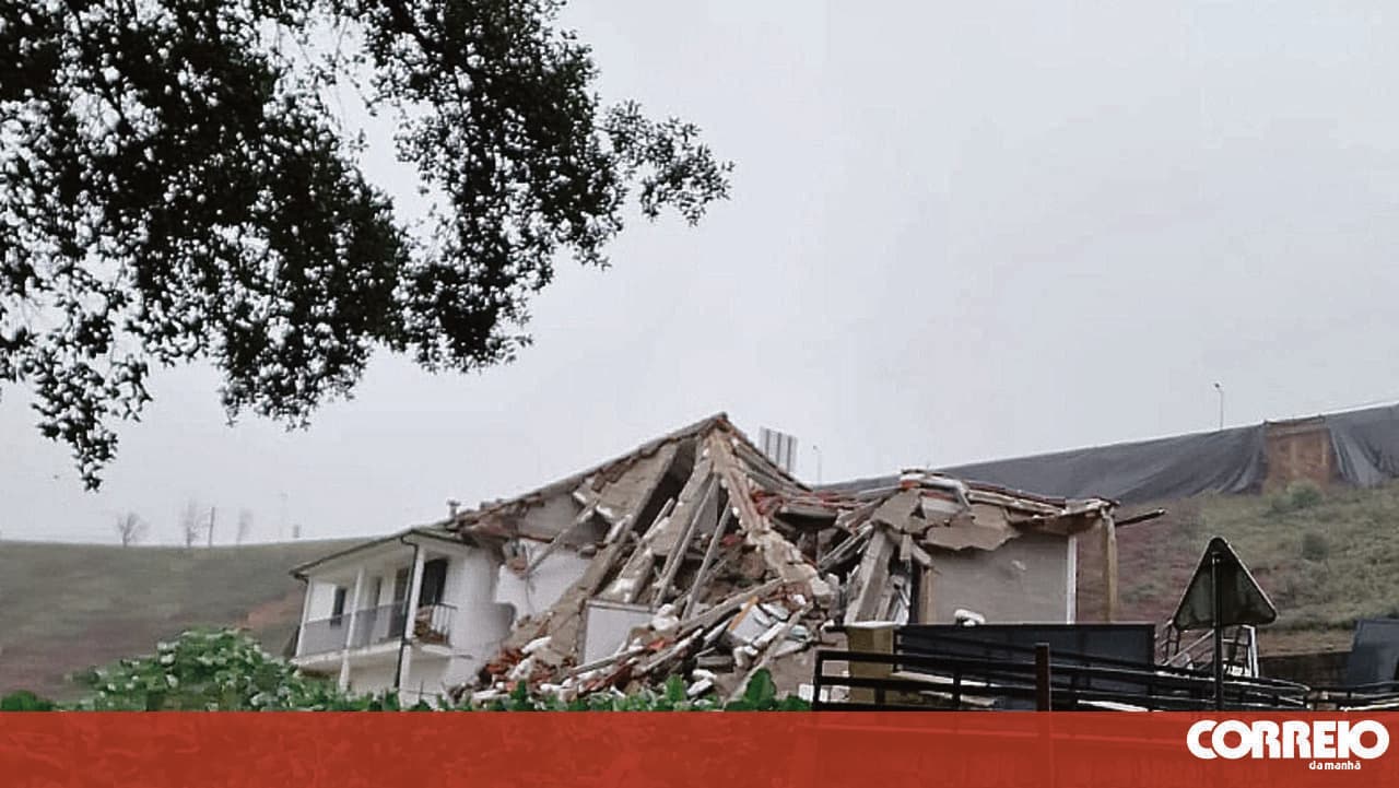 "I don't have the courage to see how the house turned out": landslide on the A7 causes home to collapse in Arco de Baúlhe