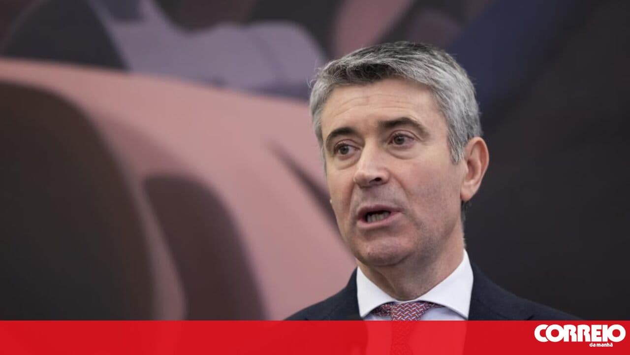José Luís Carneiro re-elected Secretary-General of the PS with 96.9% of the vote