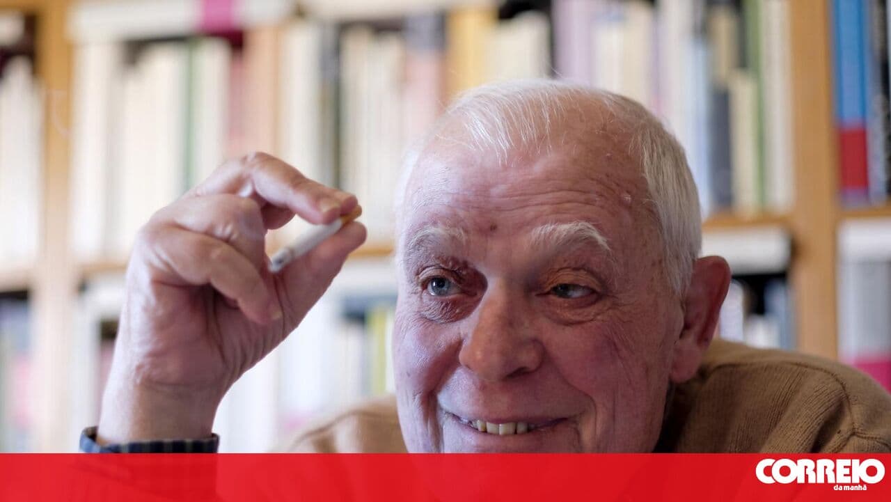 Benfica parish awards Key of Honour to the family of António Lobo Antunes