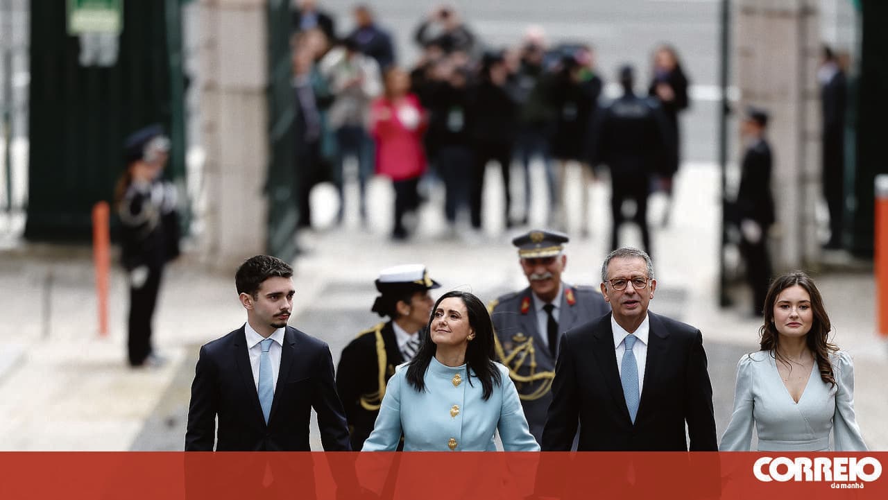 The door of Belém has opened for the new President: Seguro took office calling for stability in the national interest