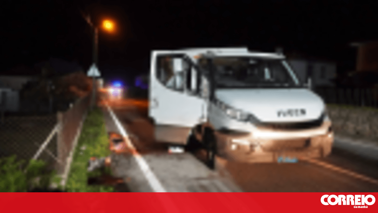 Worker in serious condition after violent road accident in Esposende