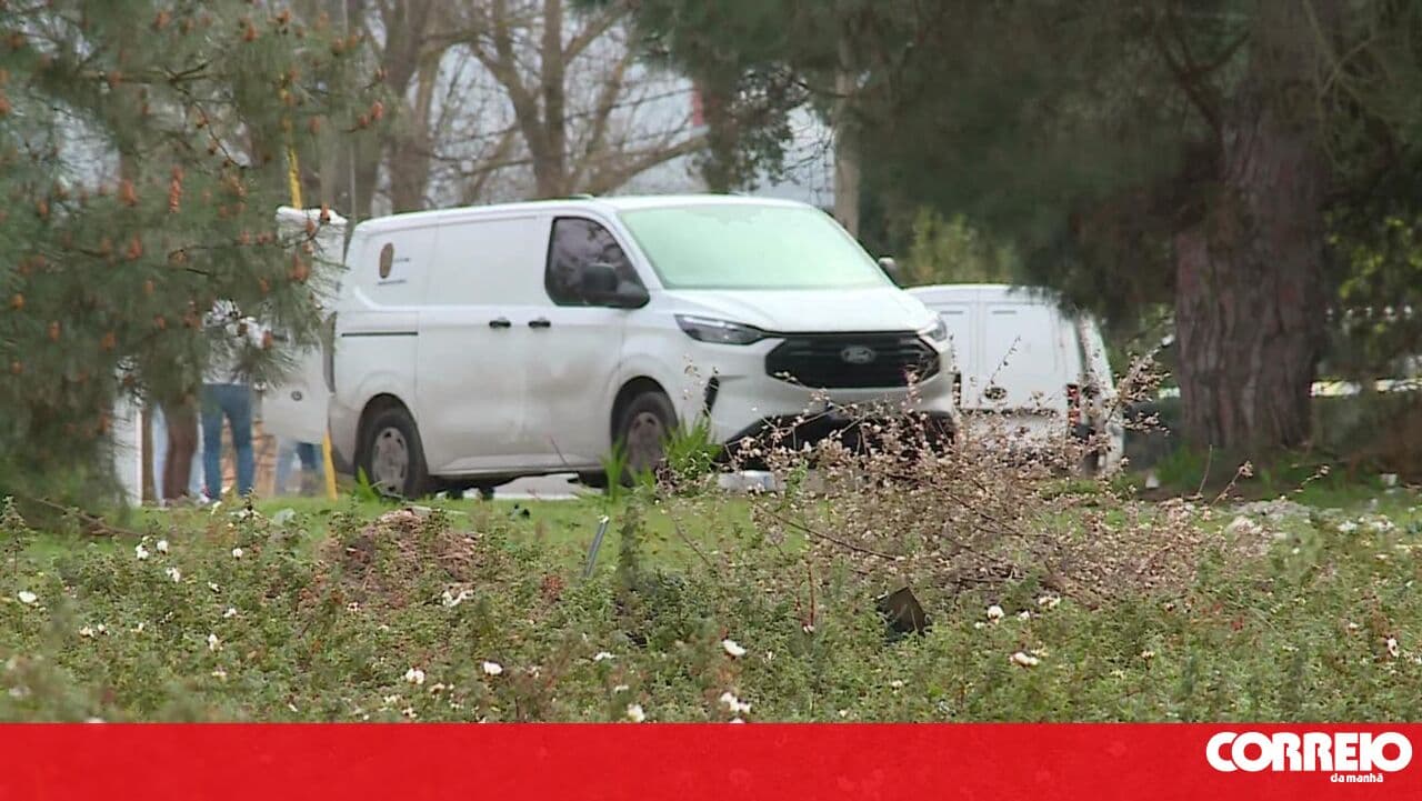 Man shot in the stomach and struck with a machete for resisting robbery in Moita