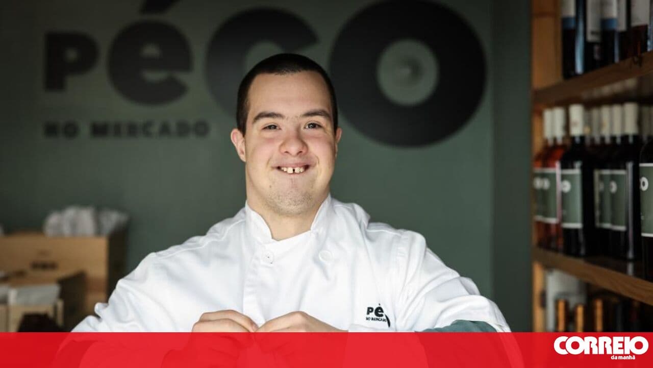 Francisco is 24 years old and, with Down syndrome, challenges prejudice in work, sport, and social life