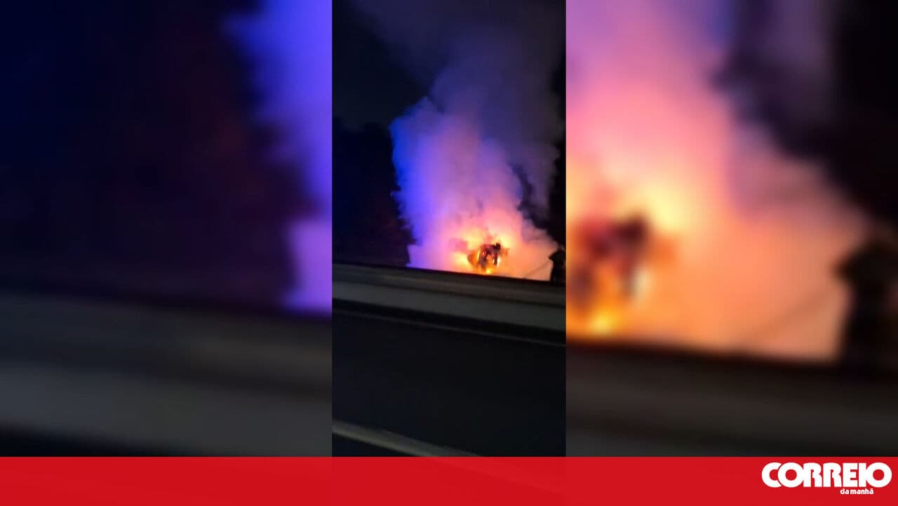 Accident on the A3 leaves car in flames in Trofa