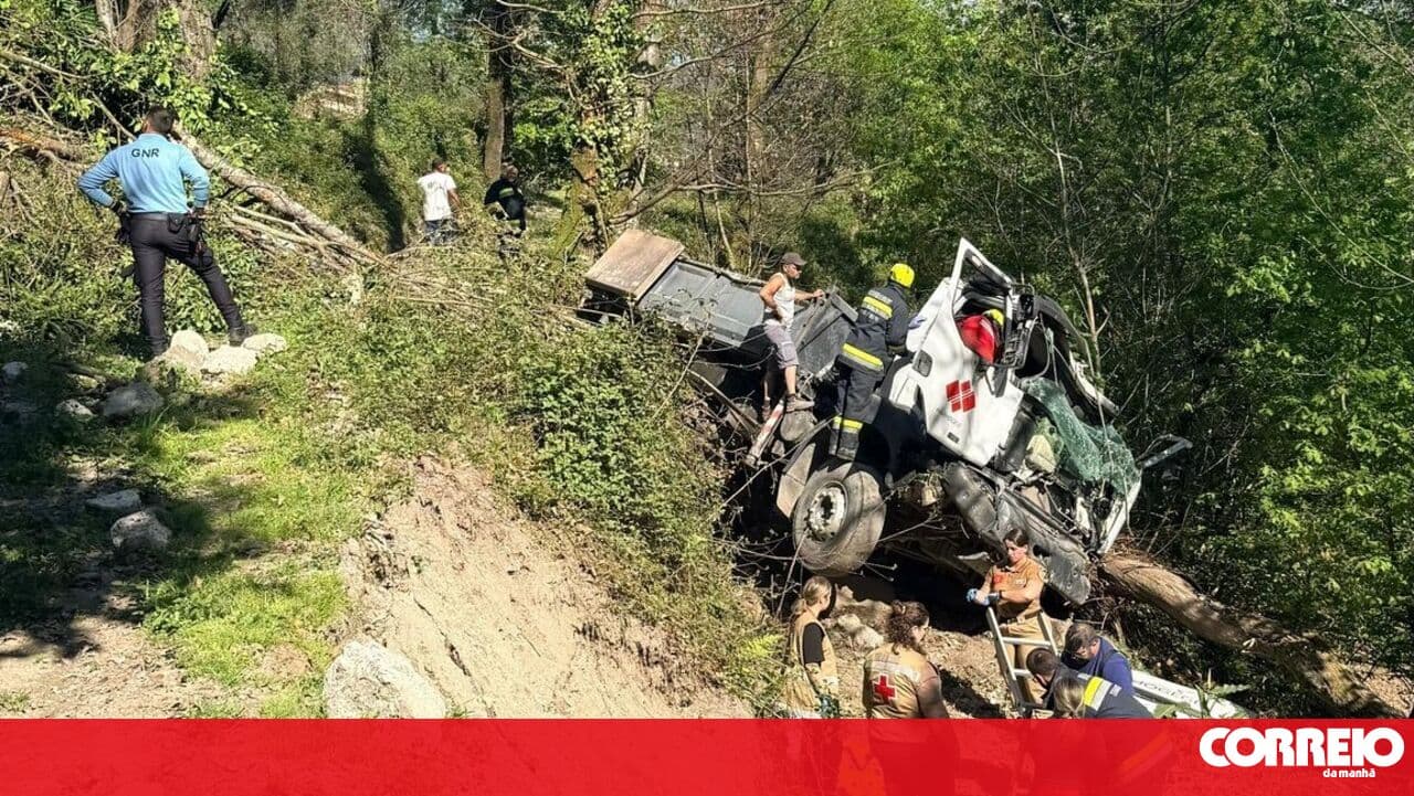 Truck driver in critical condition after crashing in Rio Caldo