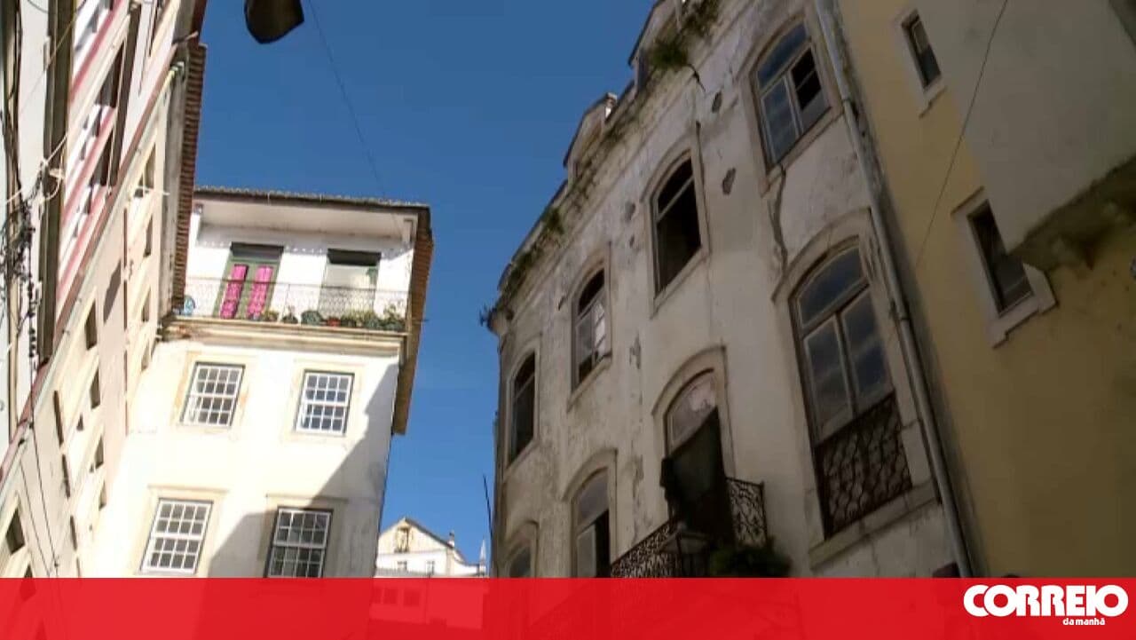 Coimbra's historic district is abandoned: vacant buildings frighten residents and business owners