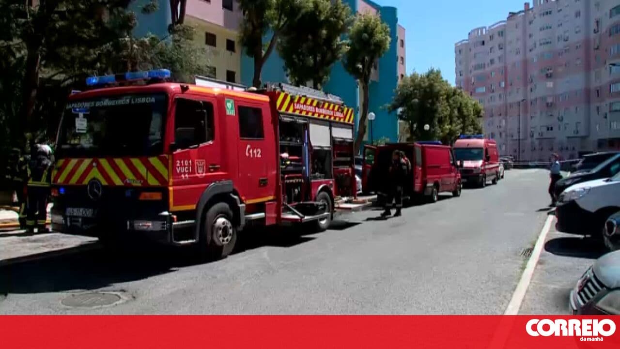 Fire breaks out in seven-storey building in Lisbon