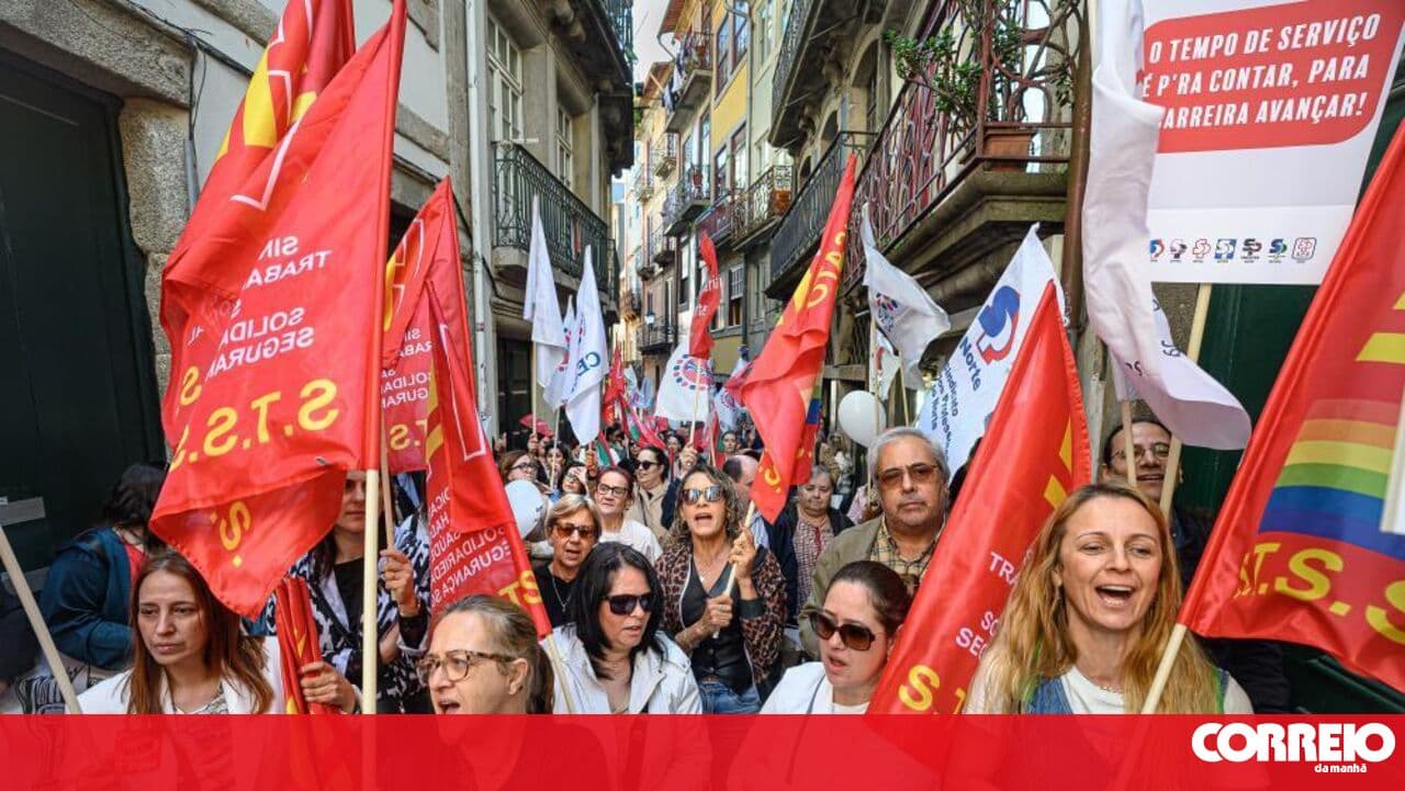 IPSS workers protest in Porto to demand resumption of negotiations