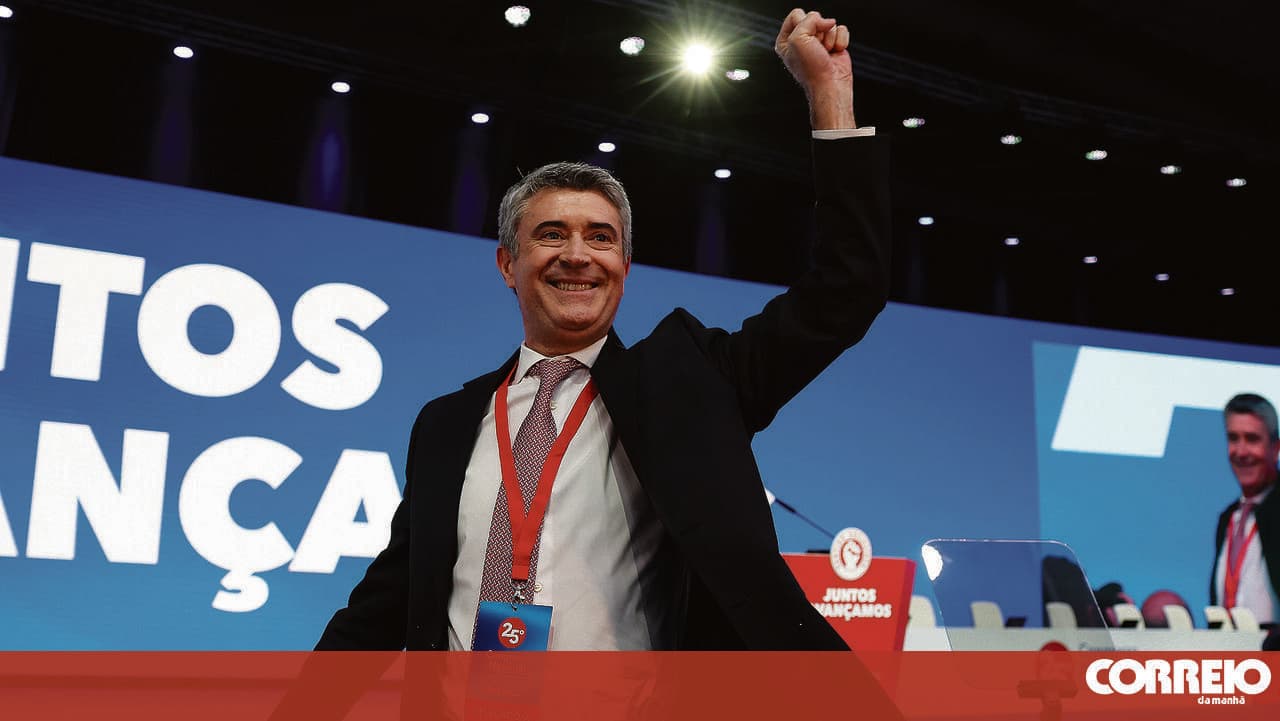 Carneiro says socialists are "alive and very much alive"