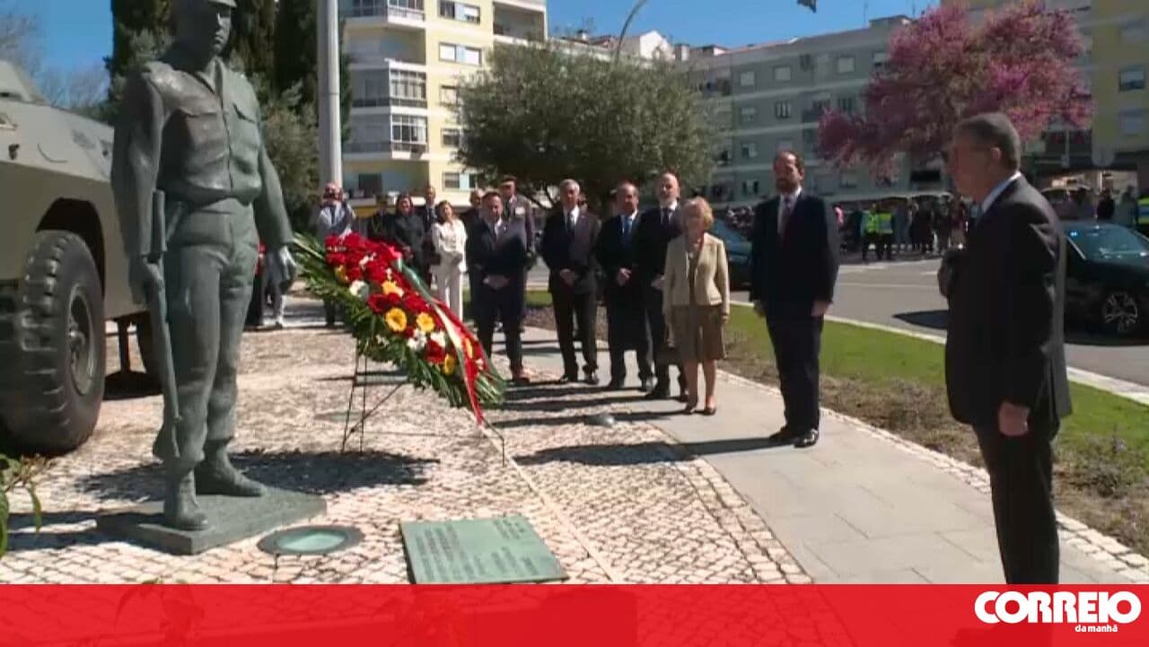 President of the Republic presides over the military ceremony presenting the Portuguese Armed Forces in Santarém